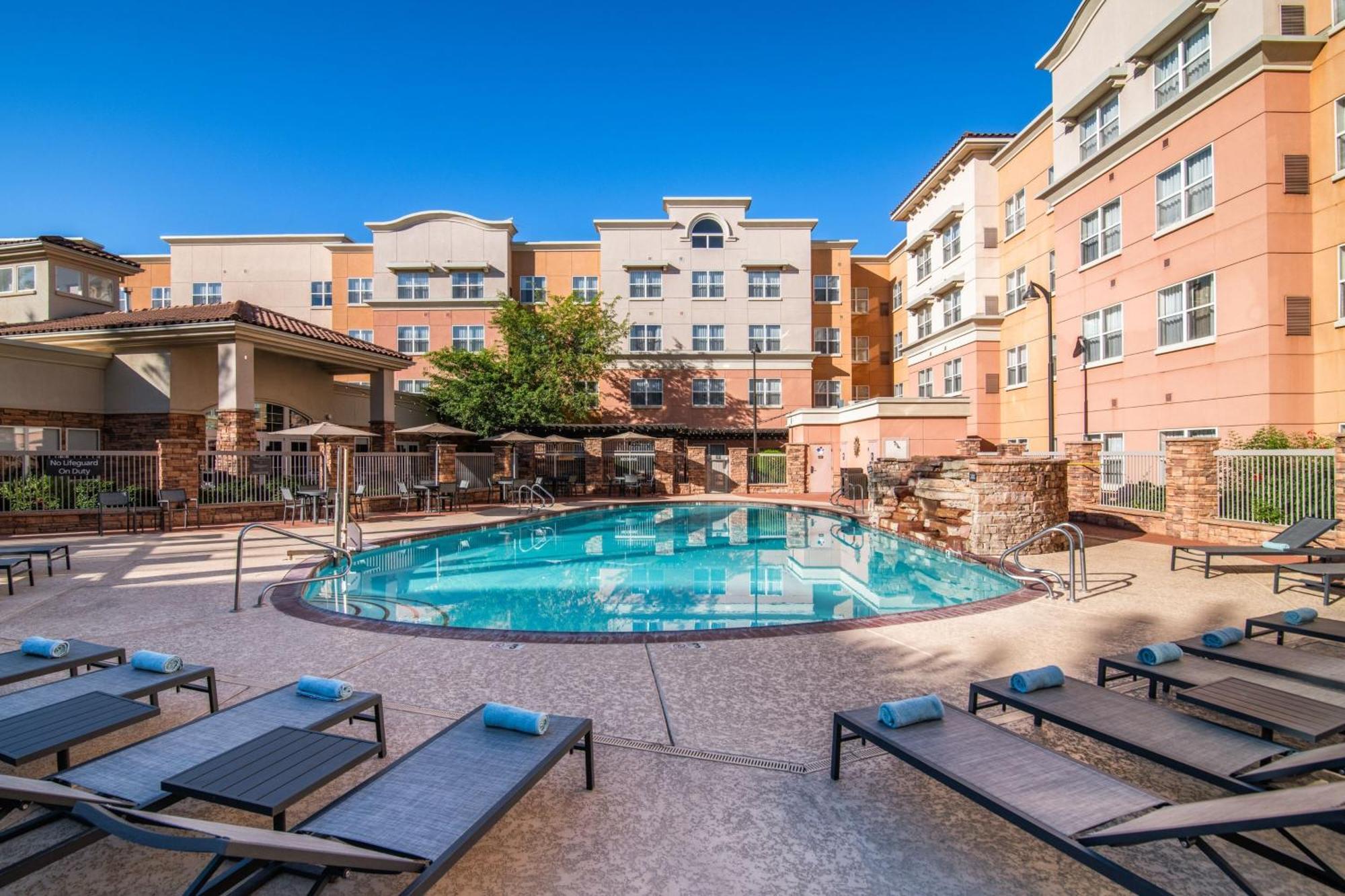 Residence Inn Phoenix Glendale Sports & Entertainment District Eksteriør bilde